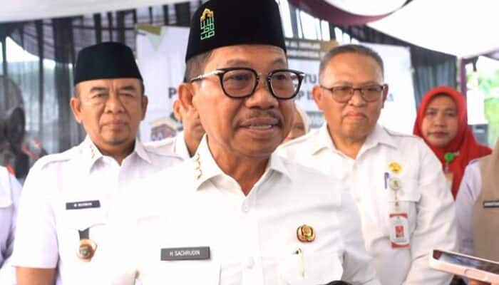 PJJ Kota Tangerang diperpanjang dua hari untuk melindungi siswa dari paparan abu vulkanik Gunung Anak Krakatau.