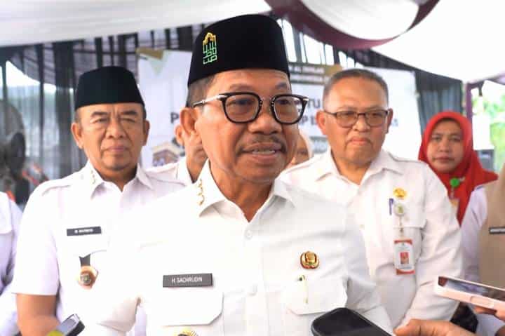 PJJ Kota Tangerang diperpanjang dua hari untuk melindungi siswa dari paparan abu vulkanik Gunung Anak Krakatau.
