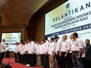 PWI Kepri Dilantik, Cak Munir Soroti Tantangan Wartawan di Era AI