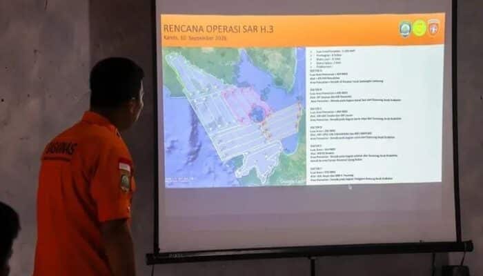 Tim SAR memperluas pencarian lima jurnalis dan tiga kru kapal hingga Bengkulu berdasarkan prediksi pergeseran arus.