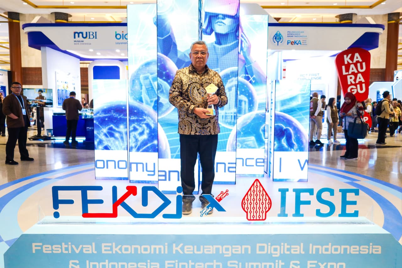 Digitalisasi pembayaran pajak dan retribusi terus diperluas Tangsel untuk memudahkan masyarakat dan mendukung PAD.