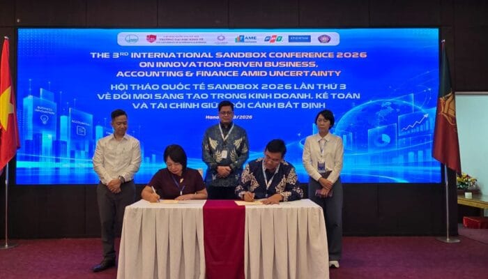 UNIVED dan VNU–UEB Vietnam menandatangani MoU untuk memperluas kolaborasi penelitian, publikasi ilmiah, dan pengembangan akademik.