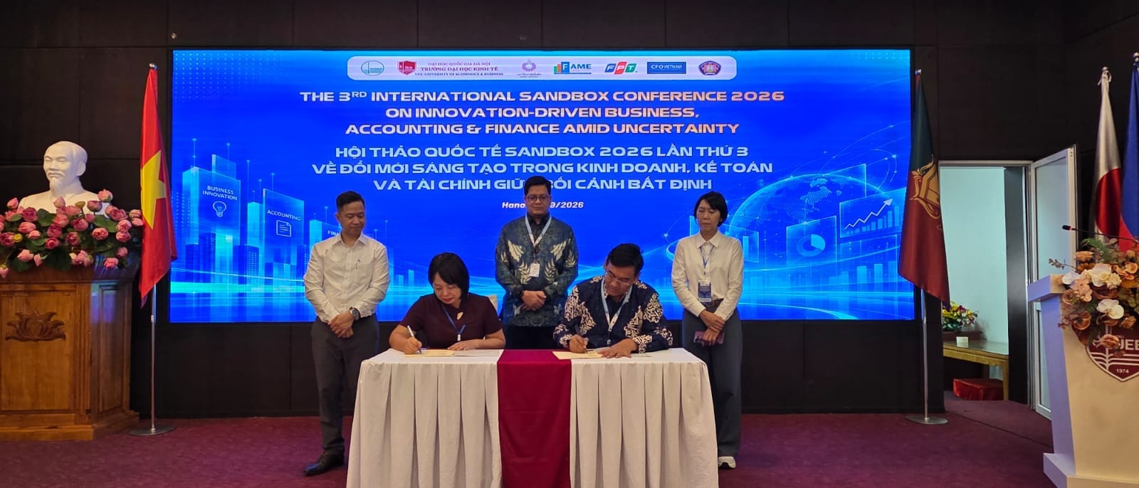 UNIVED dan VNU–UEB Vietnam menandatangani MoU untuk memperluas kolaborasi penelitian, publikasi ilmiah, dan pengembangan akademik.