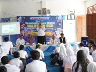 “Jangan Asal Guna Jempol”, Kadis Kominfo Tangerang Ingatkan Pelajar soal Etika Bermedia Sosial