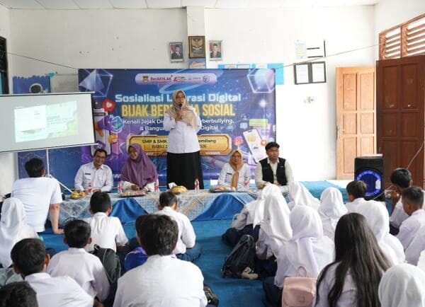 “Jangan Asal Guna Jempol”, Kadis Kominfo Tangerang Ingatkan Pelajar soal Etika Bermedia Sosial