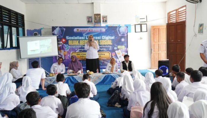 Kadis Kominfo Tangerang ingatkan pelajar pentingnya etika bermedia sosial dan bijak menggunakan teknologi di era digital.