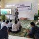 Edukasi literasi digital di SMP Islam Al-Hikmah Tangsel membahas cyberbullying, keamanan digital, etika, hingga penggunaan AI.