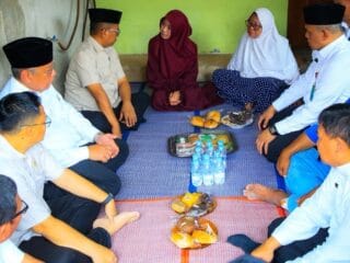 Tujuh Orang Masih Dicari, Benyamin Davnie Dampingi Andra Soni Temui Keluarga Jurnalis Donal Husni