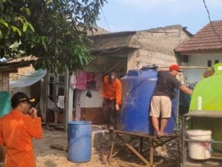 DCKTR, BPBD hingga BBWSCC Bersinergi Salurkan Air Bersih untuk Warga Tangsel
