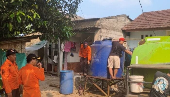 DCKTR, BPBD, BBWSCC hingga DLH bersinergi menyalurkan air bersih bagi warga Tangsel yang terdampak kekeringan.
