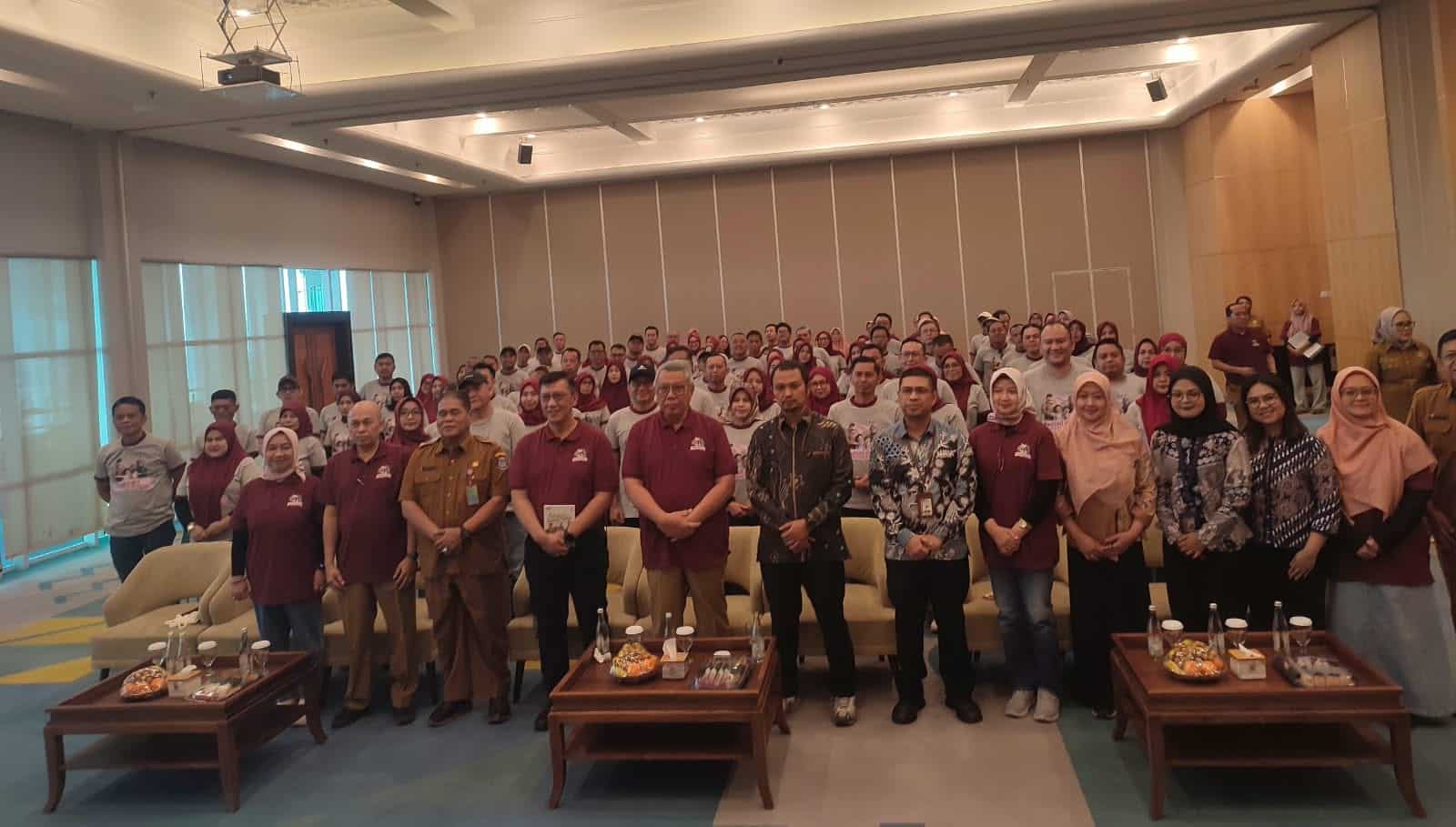 Benyamin Davnie meminta lurah di Tangsel menjaga integritas, keteladanan, dan pelayanan publik dengan dukungan keluarga.