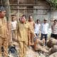 Pohon kedondong tumbang menimpa rumah warga Teluknaga hingga menewaskan seorang anak. Bupati Maesyal Rasyid turun tangan.