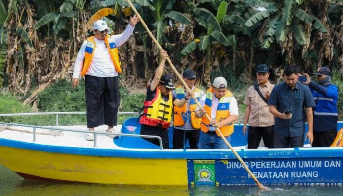 Debit Sungai Cisadane menurun, Sachrudin memastikan ketersediaan air bersih dan pelayanan masyarakat Kota Tangerang tetap terjaga.
