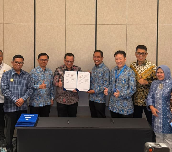APINDO Banten menggandeng SMK Mitra Industri MM2100 untuk memperkuat keselarasan pendidikan vokasi dengan kebutuhan industri.