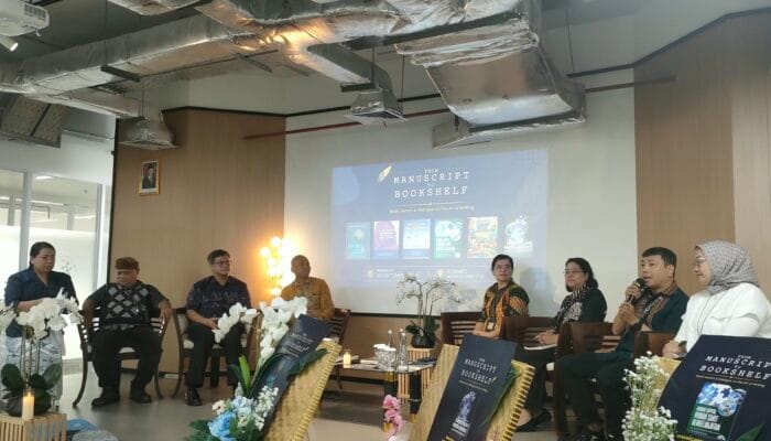 Pengamat komunikasi Indiwan Seto membahas kebebasan kritik mahasiswa, etika bermedia sosial, serta pengaruh algoritma digital.