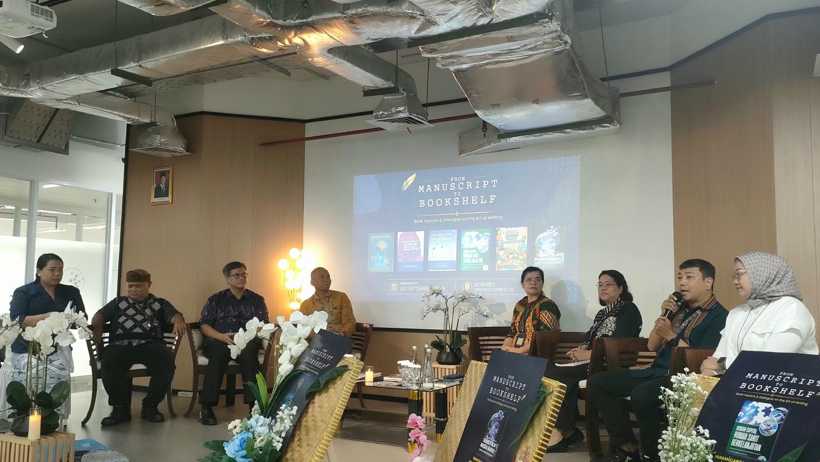 Pengamat komunikasi Indiwan Seto membahas kebebasan kritik mahasiswa, etika bermedia sosial, serta pengaruh algoritma digital.