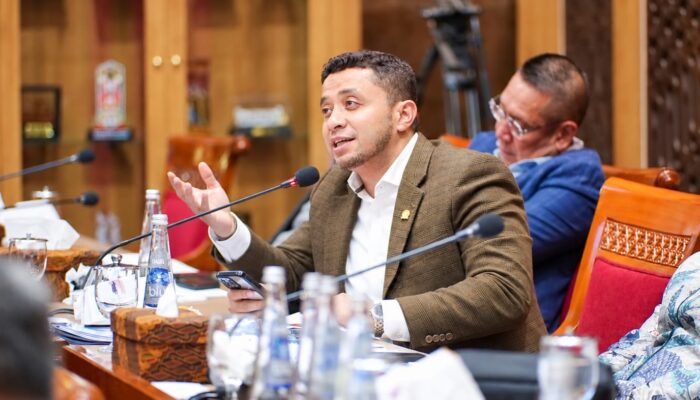 Habib Idrus meminta BI dan OJK mengantisipasi dampak regulasi ketenagakerjaan terhadap cicilan kredit pekerja, daya beli, dan stabilitas perbankan.