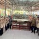 PLP 34 UIN Banten menyerahkan bank sampah kepada MIN 1 Cilegon untuk menumbuhkan kepedulian lingkungan dan membangun budaya peduli sampah sejak dini.