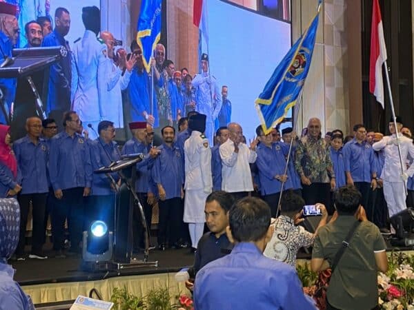 Akhmad Munir Lantik Pengurus PWI Sulsel 2026–2031, Tekankan Akurasi Berita