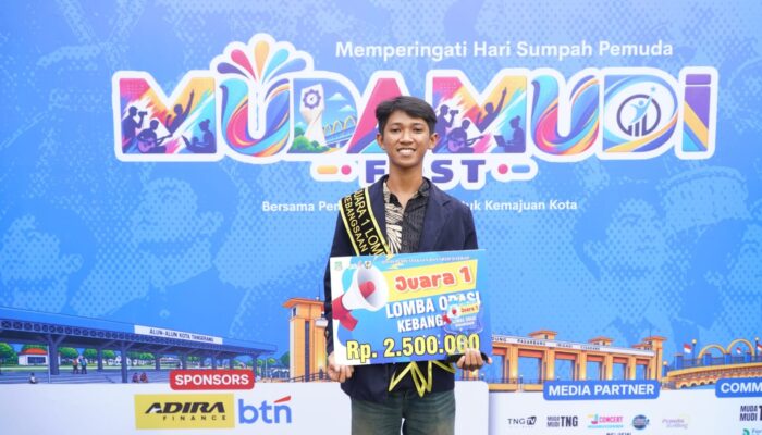 Nevio Zabry Rezyidco, mahasiswa UMT, meraih juara 1 orasi kebangsaan Kota Tangerang dengan mengangkat isu demokrasi dan aspirasi rakyat.