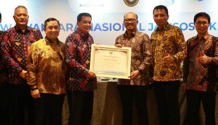 Kabupaten Tangerang meraih Jamsostek Award 2026 berkat dukungan perlindungan jaminan sosial bagi nelayan hingga pedagang kecil.