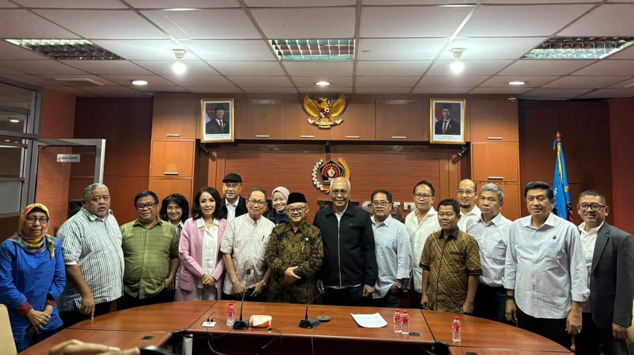 Bertemu PWI, Mendikdasmen Abdul Mu’ti mendorong pendidikan jurnalistik di sekolah dan penguatan literasi bagi pelajar Indonesia.