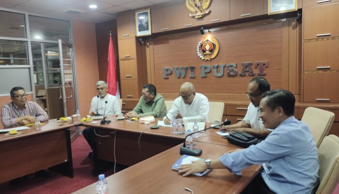 Polemik penyelenggaraan HPN 2027 berujung pada pemberhentian penuh Firdaus dari PWI setelah dinilai melanggar aturan organisasi.