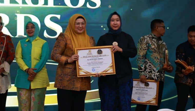 Intan Nurul Hikmah meraih penghargaan atas kebijakan publik terkait pencegahan kekerasan seksual dan penanganan stunting di Tangerang.