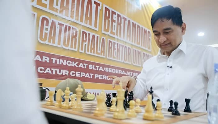 Wagub Banten Dimyati Natakusumah menekankan pentingnya kolaborasi dan saling mendukung saat membuka turnamen catur UIN SMH Banten.