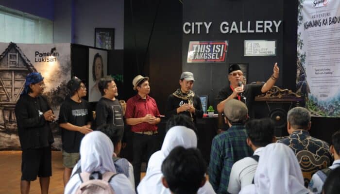 Pemkot Tangsel memanfaatkan City Gallery untuk mendukung ekonomi kreatif melalui pameran lukisan Nganjang Ka Baduy selama 10 hari.