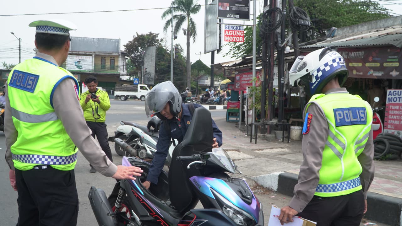 Polda Banten mengajak masyarakat meningkatkan disiplin berlalu lintas melalui Operasi Patuh Maung 2026 demi keselamatan bersama.