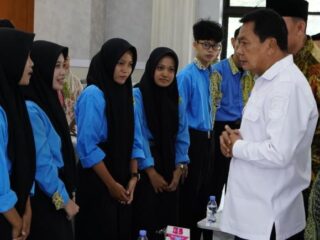 Bupati Tangerang Lepas 7 Calon Mahasiswa Kuliah ke Tiongkok, Pesan Fokus Raih Gelar