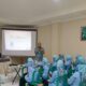 Prof. Onno W. Purbo hadir dalam pelatihan AI di Tangsel untuk mendorong ibu-ibu lebih kritis menyikapi informasi di media sosial.