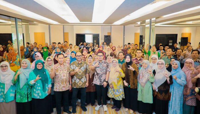Program Adiwiyata di Tangsel diperluas dengan menyasar sekolah negeri, swasta, dan madrasah untuk memperkuat budaya peduli lingkungan.